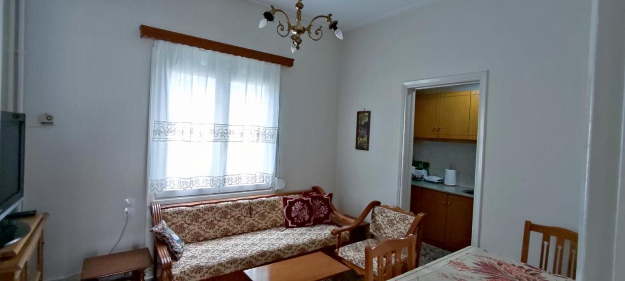 Σπίτι Στην Πόλη Άρτα Κοντά Στην Λίμνη Apartment Bagian luar foto
